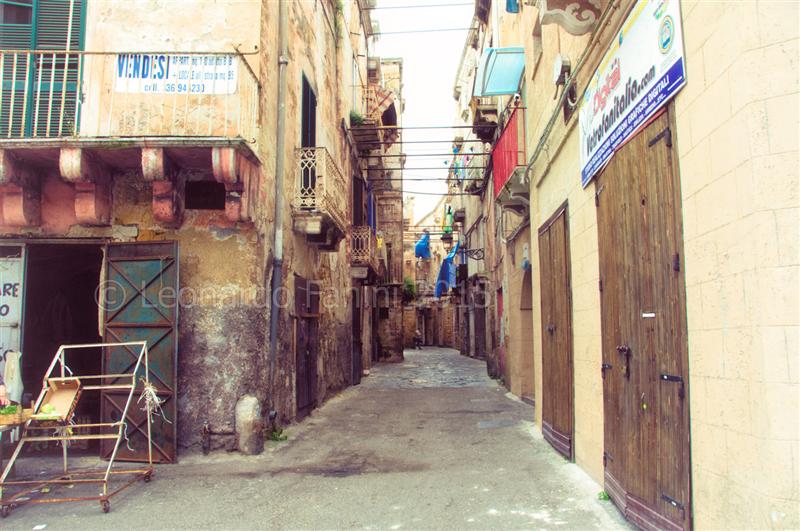 postcard of a street in old Taranto