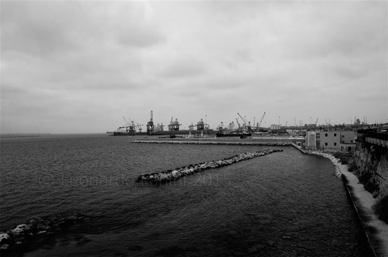 black and white fineart picture of Taranto