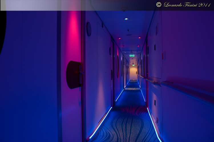  Norwegian Epic -  il corridoio dei singles 