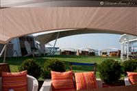 Celebrity Silhouette - prato in vera erba